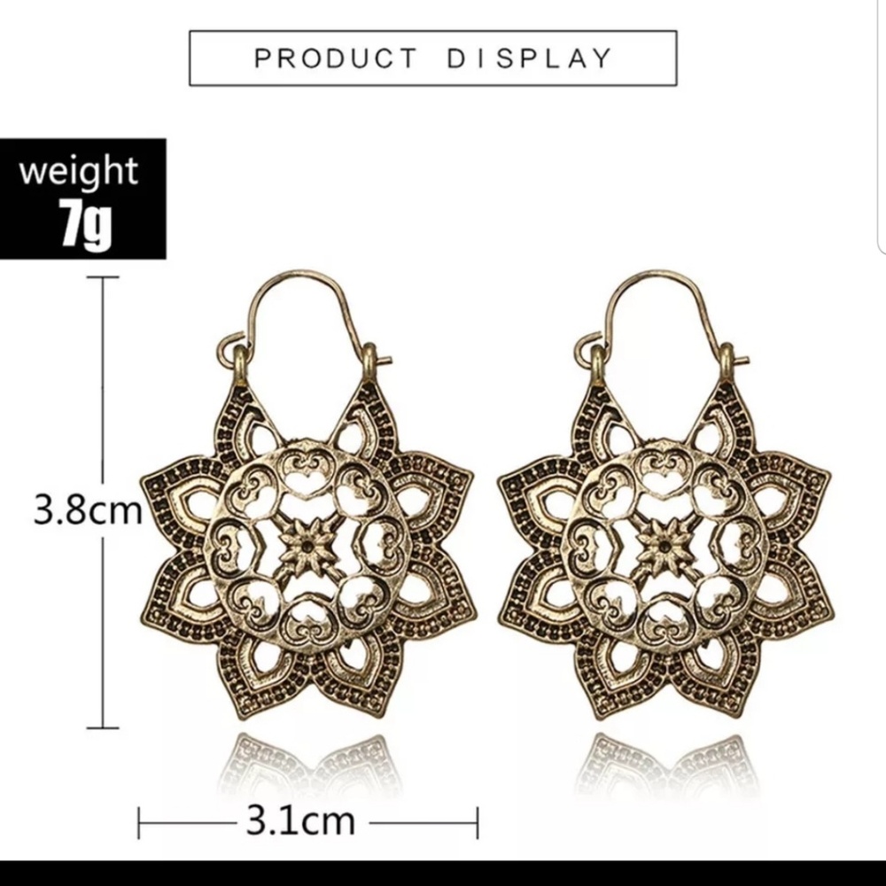 Dahlia antiqued star flower earrings - Picture 3 of 4